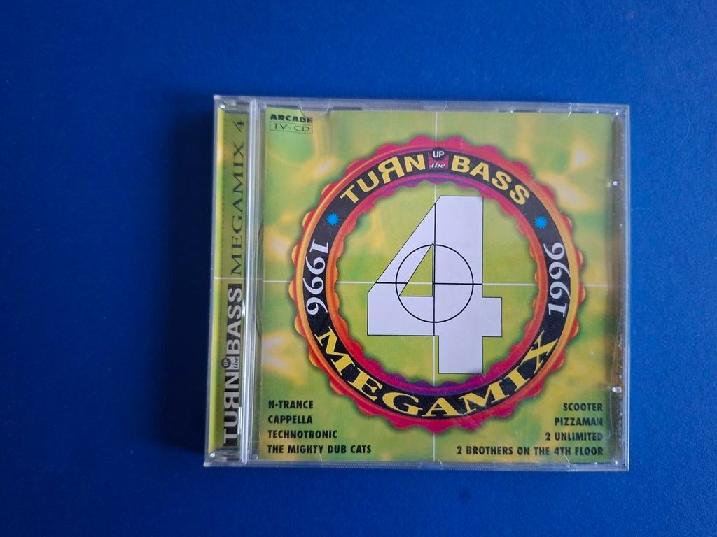 turn up the bass megamix 4 1996, Cd's en Dvd's, Ophalen of Verzenden, Zo goed als nieuw, Dance Populair