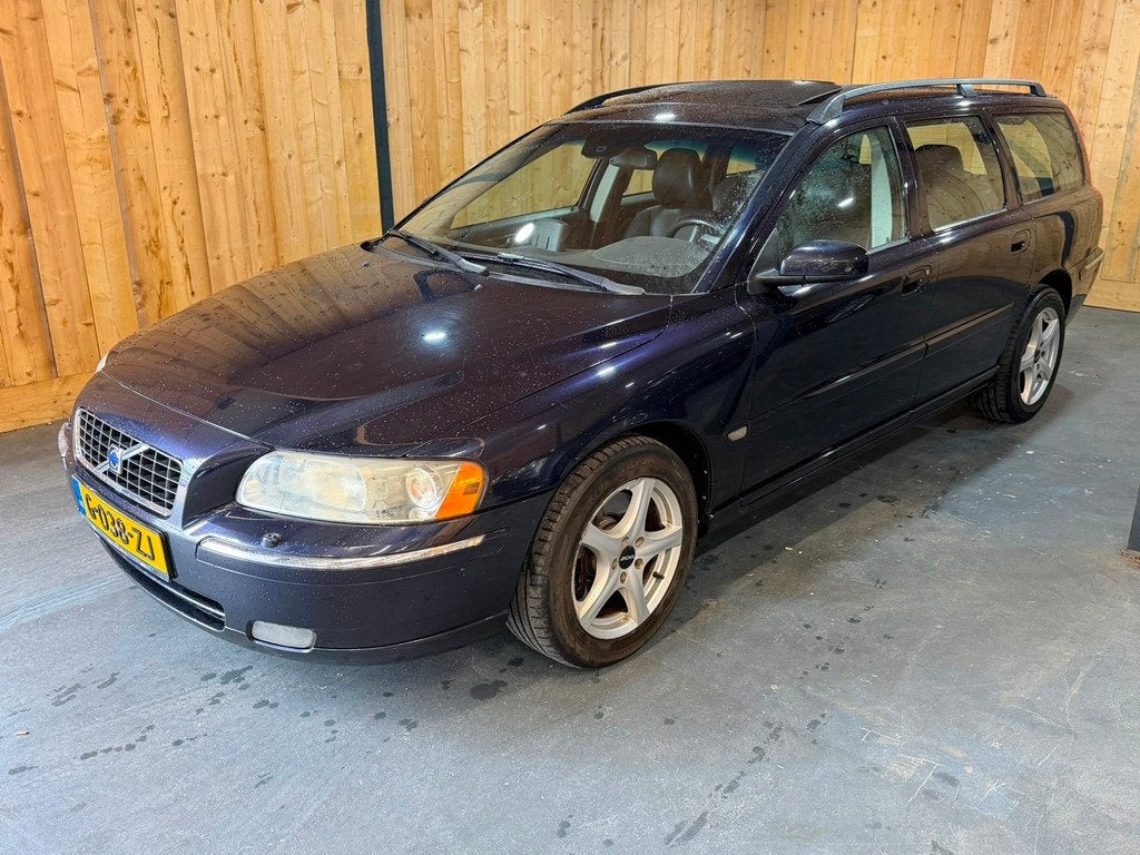 Volvo V70 2.4 T5 Momentum 260PK Spaceball Schuifdak NWE D-RI, Auto's, Voorwielaandrijving, Automatische klimaatregeling, Blauw