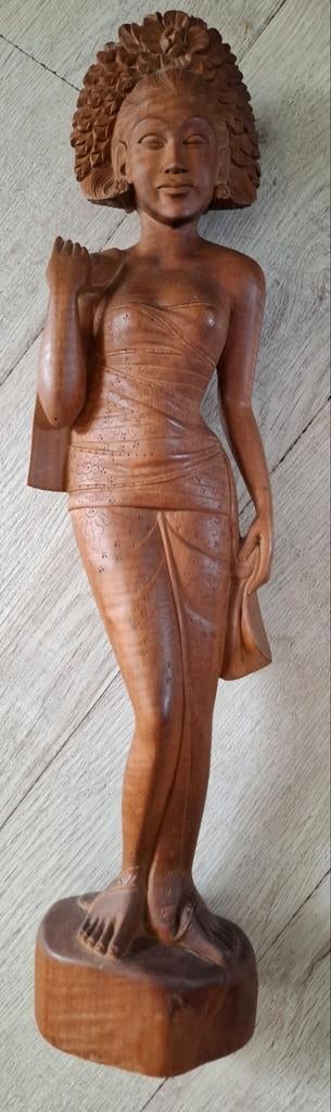 Vintage Balinees houtsnijwerk van een dame in ArtDeco style., Antiek en Kunst, Kunst | Beelden en Houtsnijwerken, Art deco, Handgemaakt