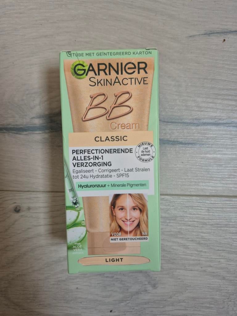 Garnier SkinActive BB Cream Classic Light, Sieraden, Tassen en Uiterlijk, Uiterlijk | Cosmetica en Make-up, Nieuw, Make-up, Gehele gezicht