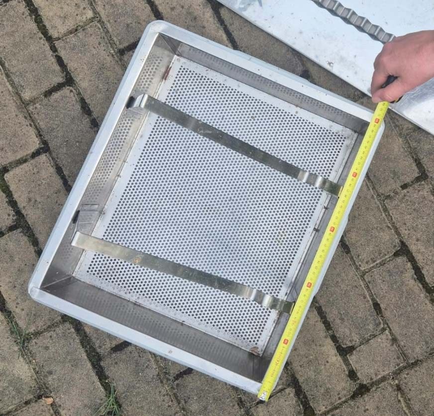 Bijen: Zeefplaat + Raampjeshouder + Ontzegelvork, Dieren en Toebehoren, Bijen