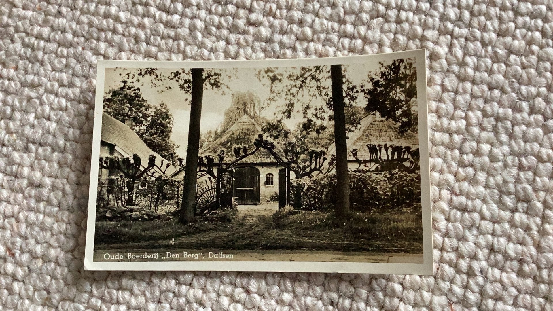 Ansichtkaart Dalfsen Oude Boerderij Den Berg jaren ‘30. 987, Ophalen of Verzenden, 1920 tot 1940, Gelopen, Overijssel
