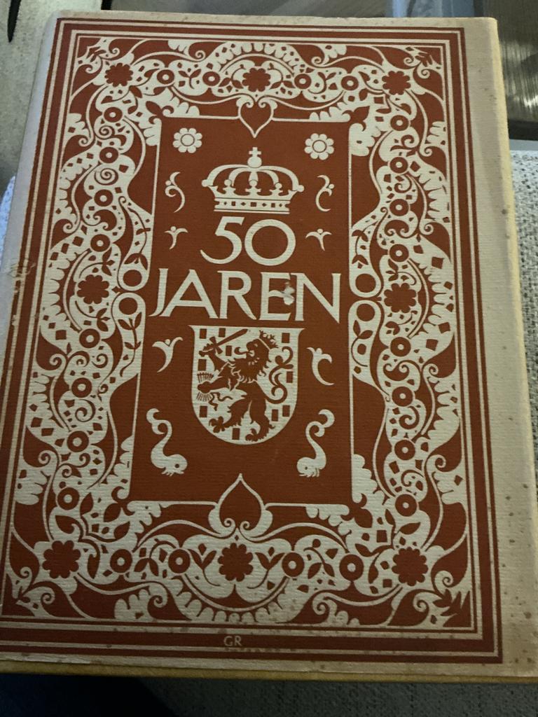50 Jaren Koningin Wilhelmina - Officieel Gedenkboek, Ophalen, Gebruikt, Nederland, Tijdschrift of Boek