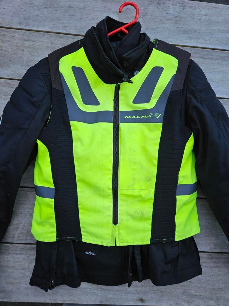 Veiligheidsvest merk Magna textiel maat 42, Ophalen, Jas | textiel, Magna, Dames
