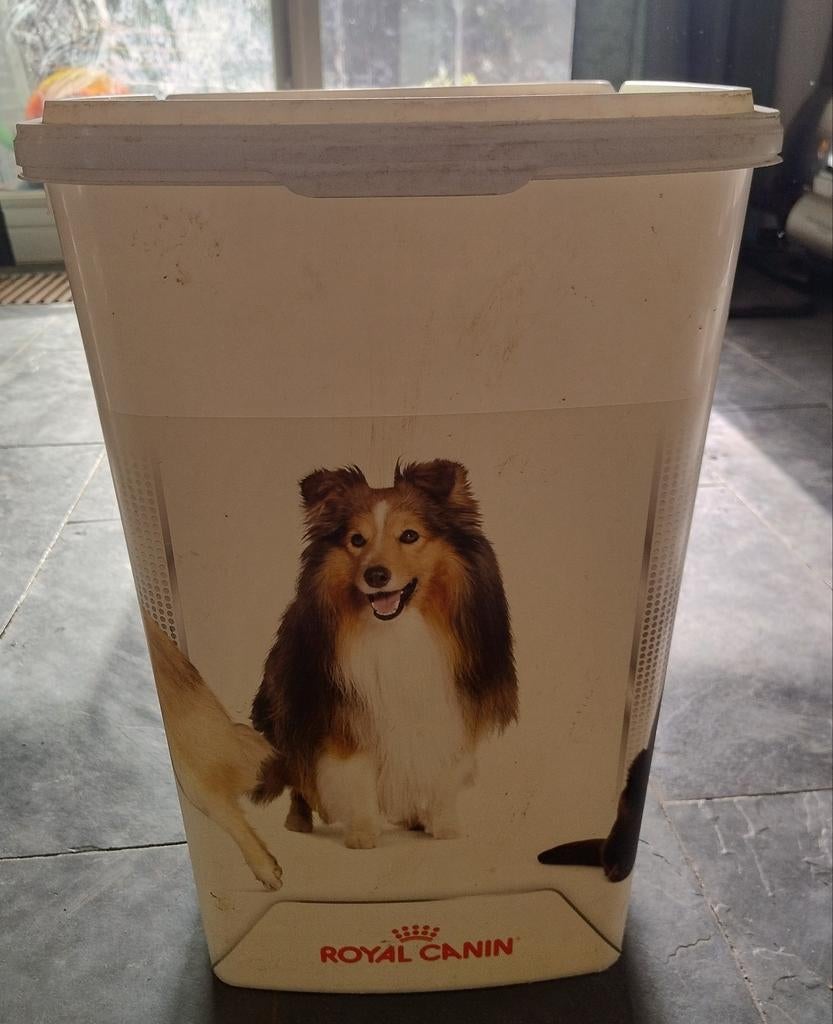 Voerton Royal Canin 51 liter (38,5 x 36,5 x 54cm), Dieren en Toebehoren, Ophalen, Hond