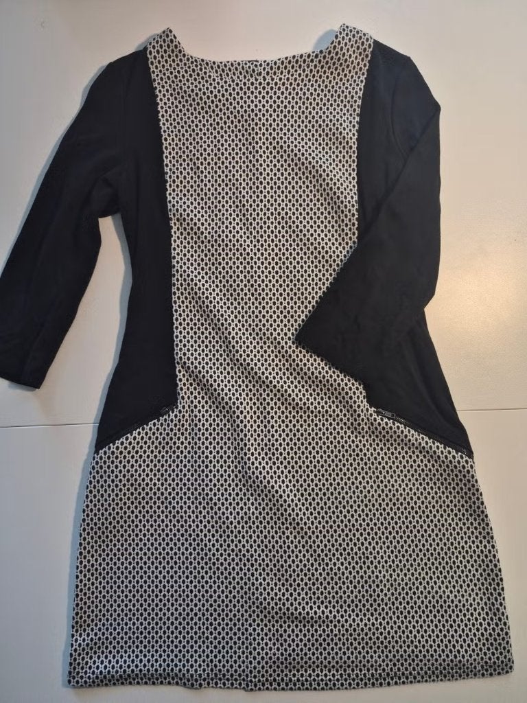 Stijlvolle Zwart-Witte Jurk met Patroon, Maat 38/40 (M), Zwart, Ophalen of Verzenden, Amandaonline001@gmail.com