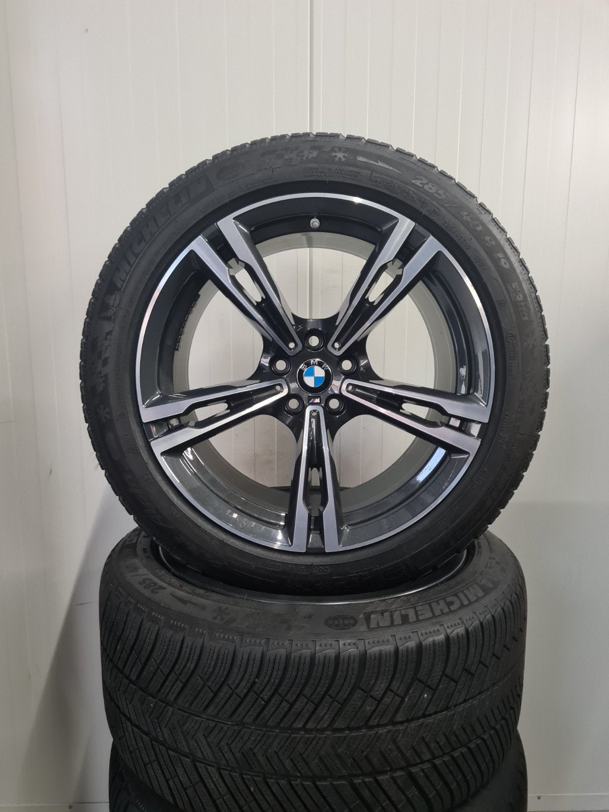 19' BMW M5 M8 Styling 705M met winterbanden 2x 7mm 2x 6.5mm, 19 inch, 285 mm, Banden en Velgen, Personenwagen