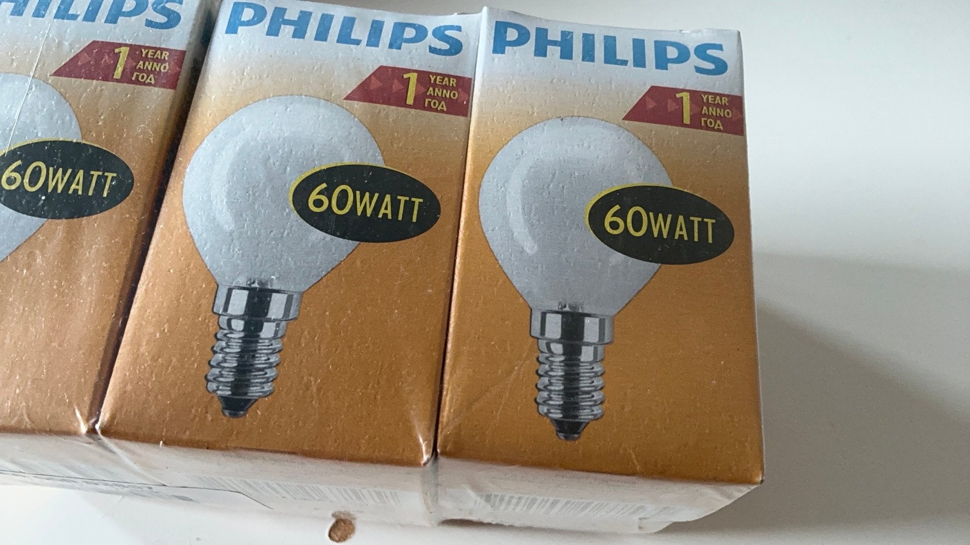 Philips kogellamp 60 watt mat E 14 fitting, Ophalen of Verzenden, Zo goed als nieuw, E27 (groot), Gloeilamp