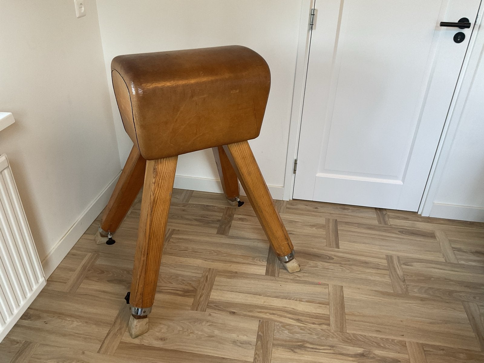 Vintage Turnbok - Decoratief en Functioneel, Ophalen, Vintage, Gebruikt, Leer