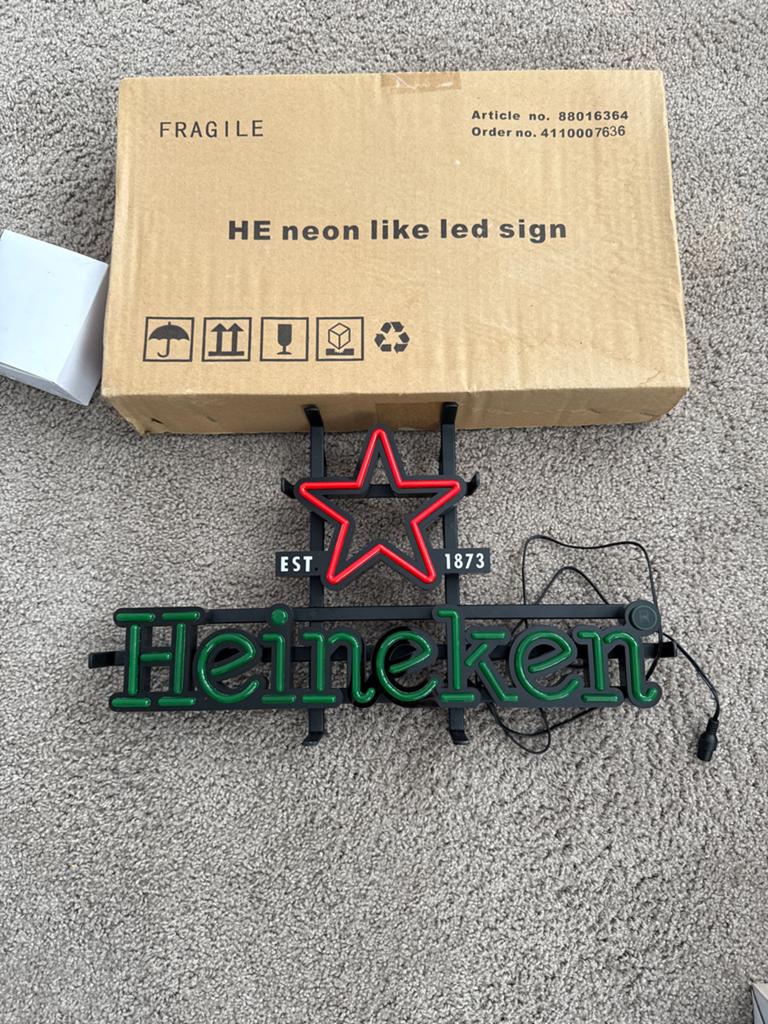 Heineken LED Neon Reclamebord - Nieuw in Doos, Ophalen of Verzenden, Nieuw, Lichtbak of (neon) lamp