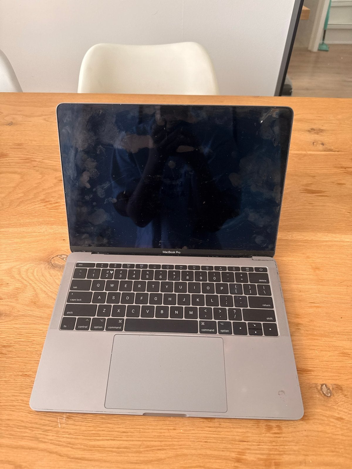 MacBook Pro met defect scherm, Computers en Software, Apple Macbooks, MacBook Pro, 2 tot 3 Ghz, Verzenden, 13 inch