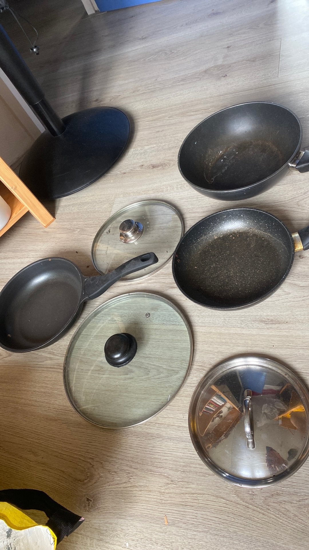 Gratis pannen, Huis en Inrichting, Keuken | Potten en Pannen, Ophalen, Zo goed als nieuw, Rvs, Pannenset