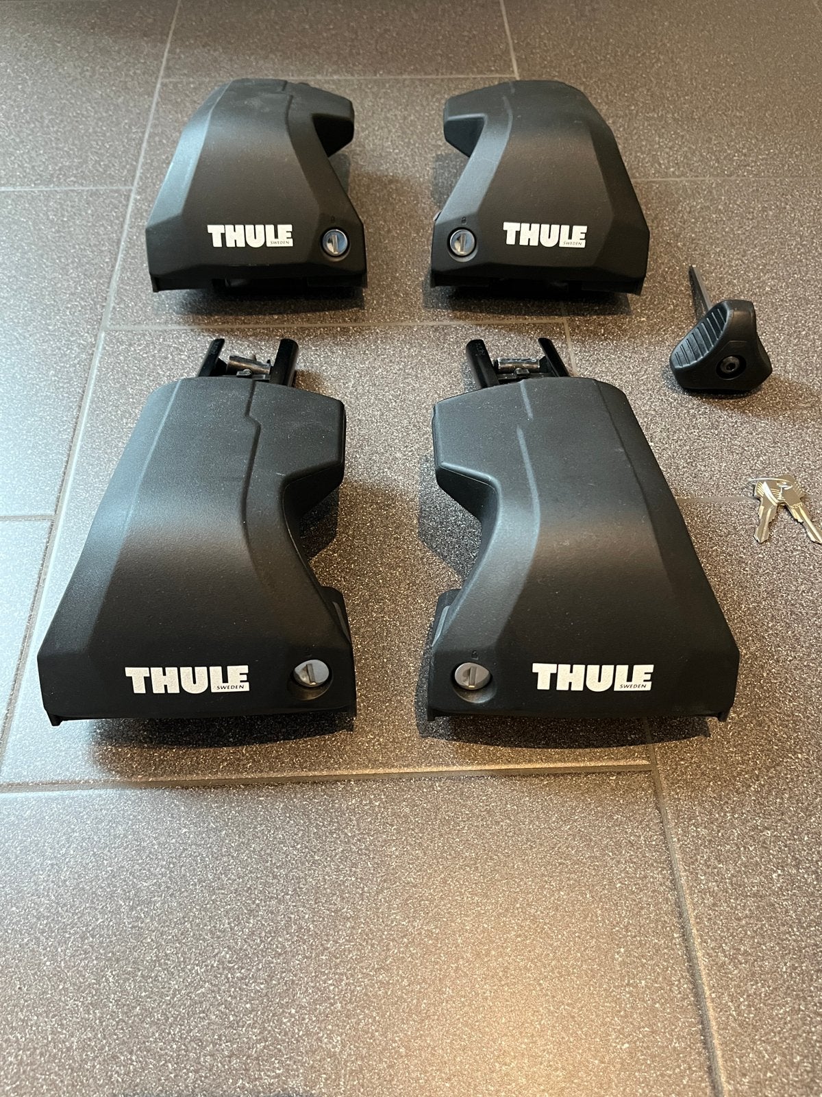 Thule Edge Flush Rail voetenset + Kit 186078, Verzenden, Zo goed als nieuw