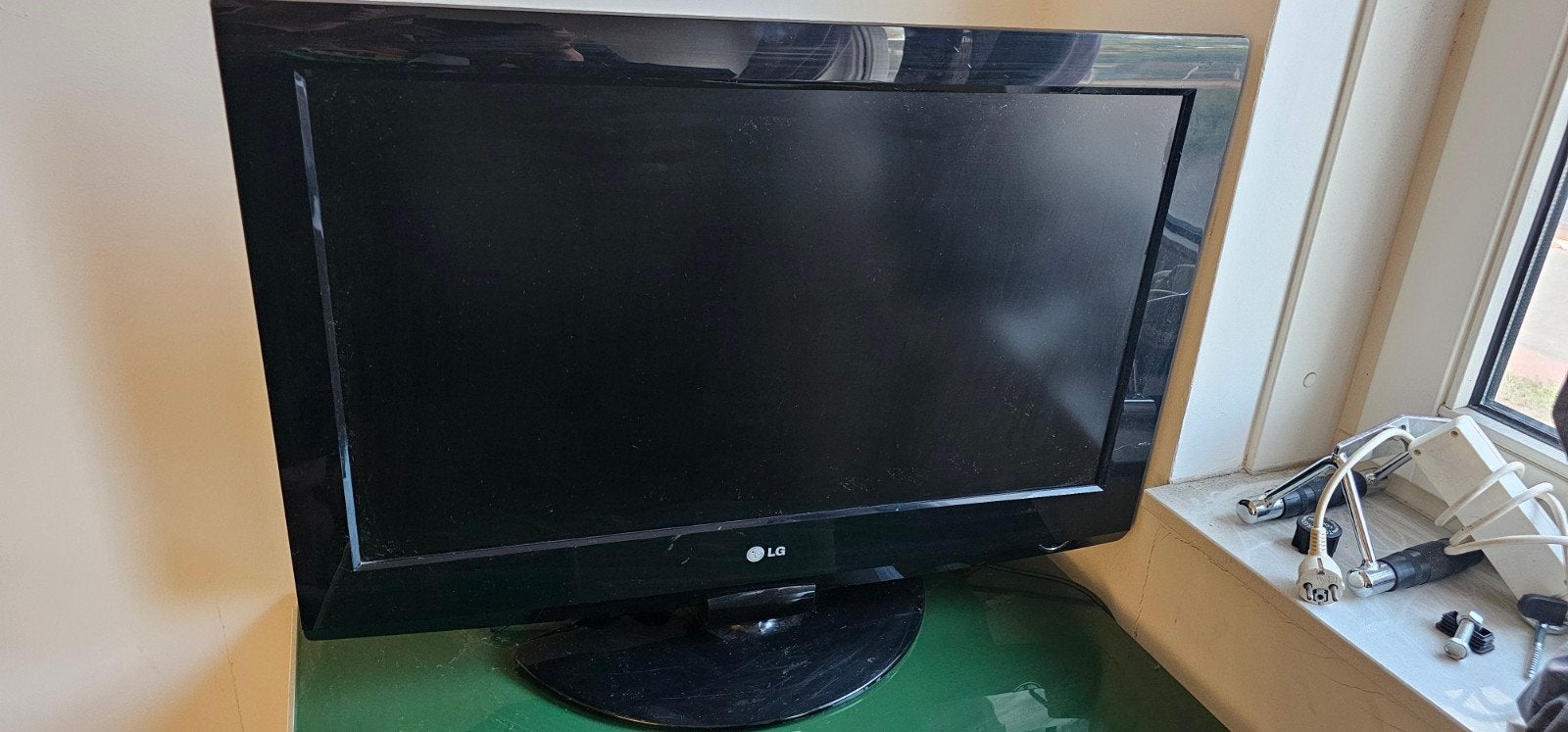 LG LCD TV - Compacte televisie voor elke kamer, Gebruikt, 50 Hz, Ophalen of Verzenden, 40 tot 60 cm