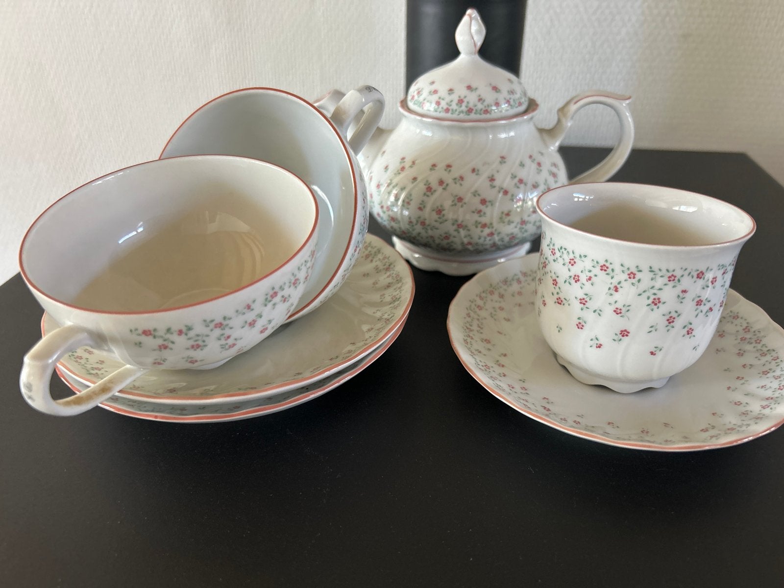 Douwe Egberts klein theepotje en kopjes, Overige merken, Klassiek, Ophalen of Verzenden, Zo goed als nieuw