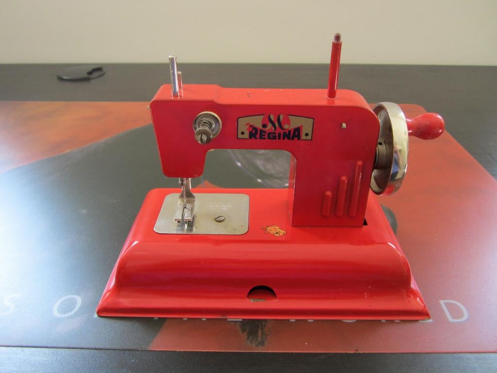NAAIMACHINE REGINA, Verzenden