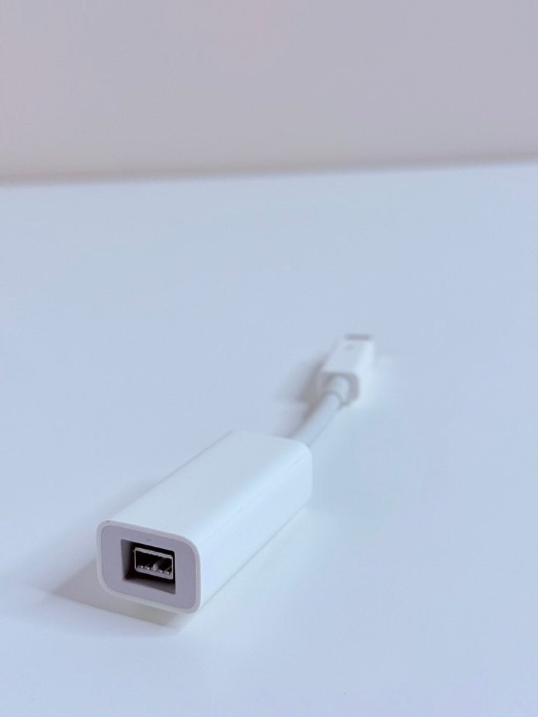 Apple Thunderbolt naar FireWire 800 Adapter (A1463), Computers en Software, Pc- en Netwerkkabels, Ophalen of Verzenden, Zo goed als nieuw