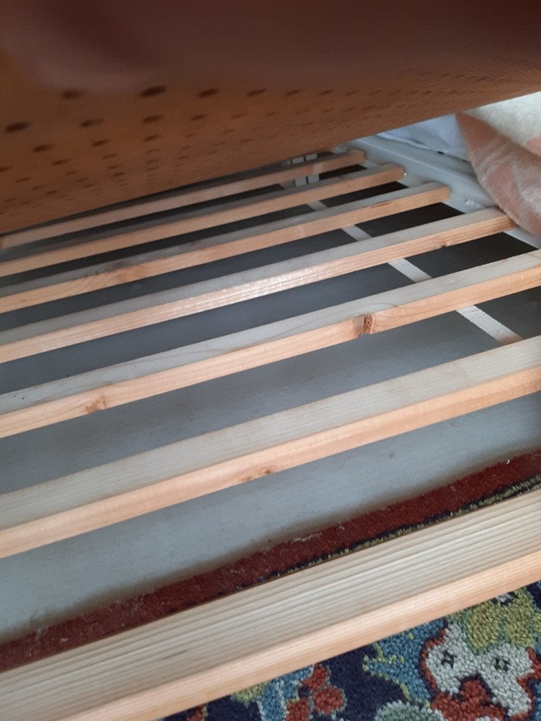 Bedden, twee met metalen frame en matrassen, Huis en Inrichting, Slaapkamer | Bedden, Ophalen, Gebruikt, 90 cm, Eenpersoons