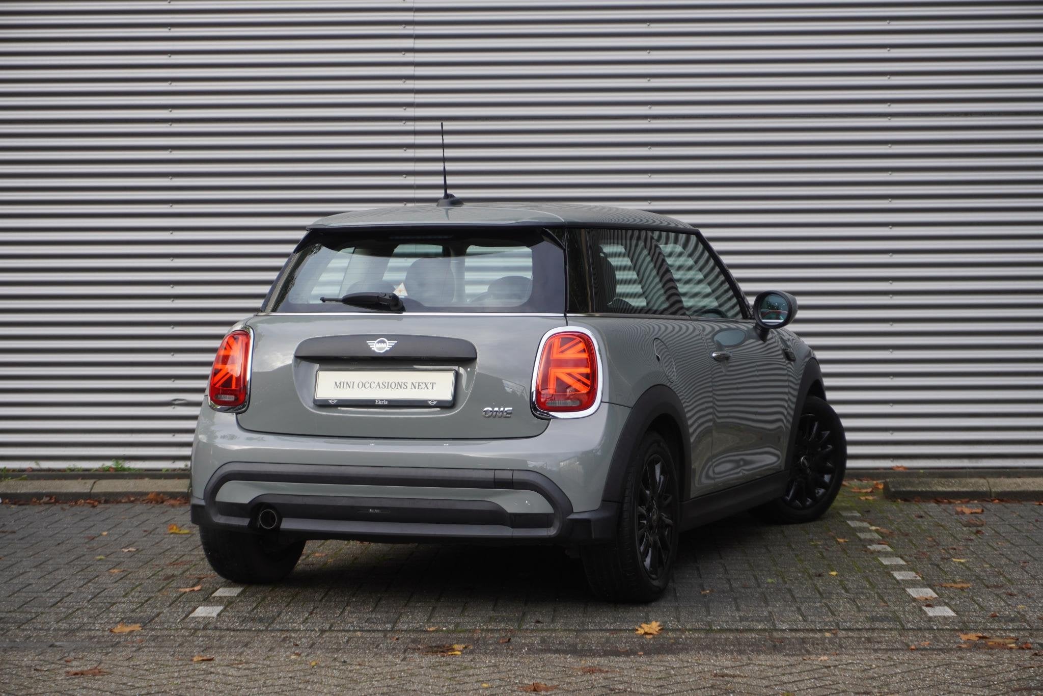 MINI 3-deurs One Classic Uitvoering | Comfort pakket | 16" L, Auto's, Voorwielaandrijving, Stof, Gebruikt, Isofix