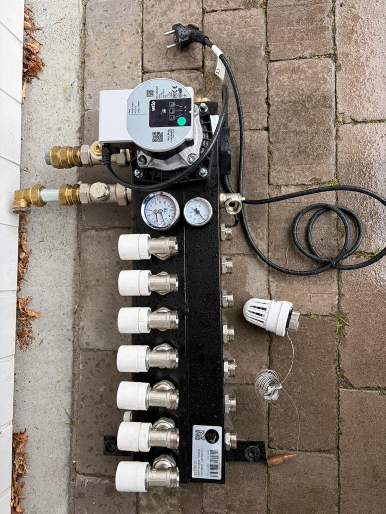 Yonos VTE vloerverwarmingverdeler 7-groepen met pomp, Gebruikt, Minder dan 30 cm, Overige typen, Minder dan 60 cm