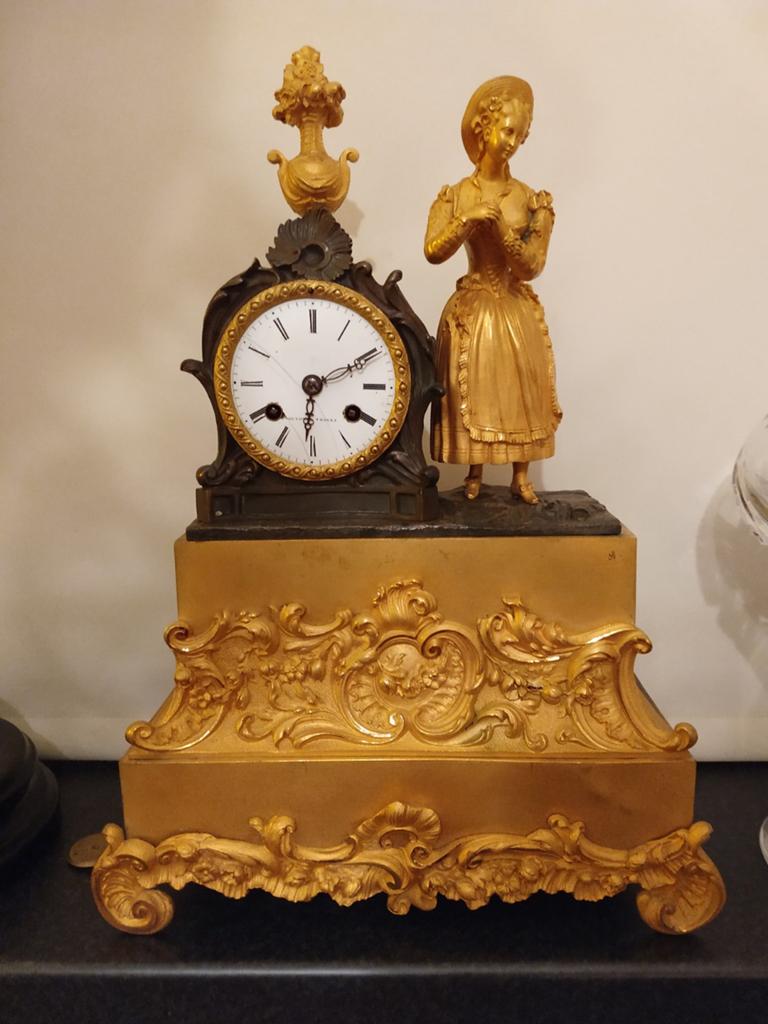 Antieke Bronzen Vergulde Pendule met Figuur, Ophalen of Verzenden