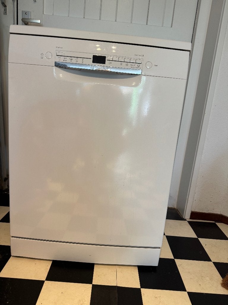 Bosch SGS2HTW73E vrijstaande vaatwasser, Witgoed en Apparatuur, Ophalen, Minder dan 10 liter, Zo goed als nieuw, 85 tot 90 cm