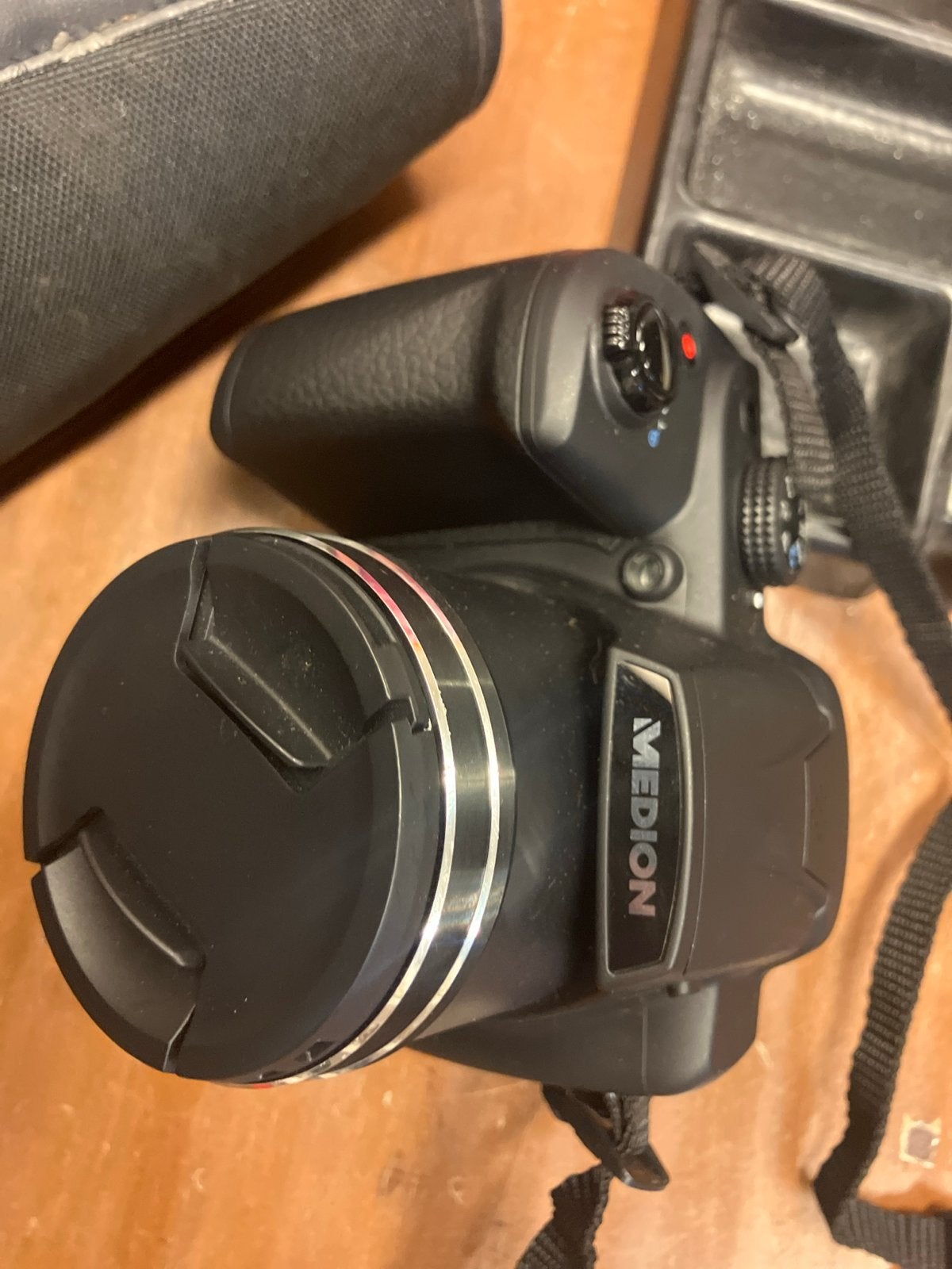 Medion Bridgecamera - Zo goed als nieuw, Ophalen, Zo goed als nieuw, Accu, 20 megapixels