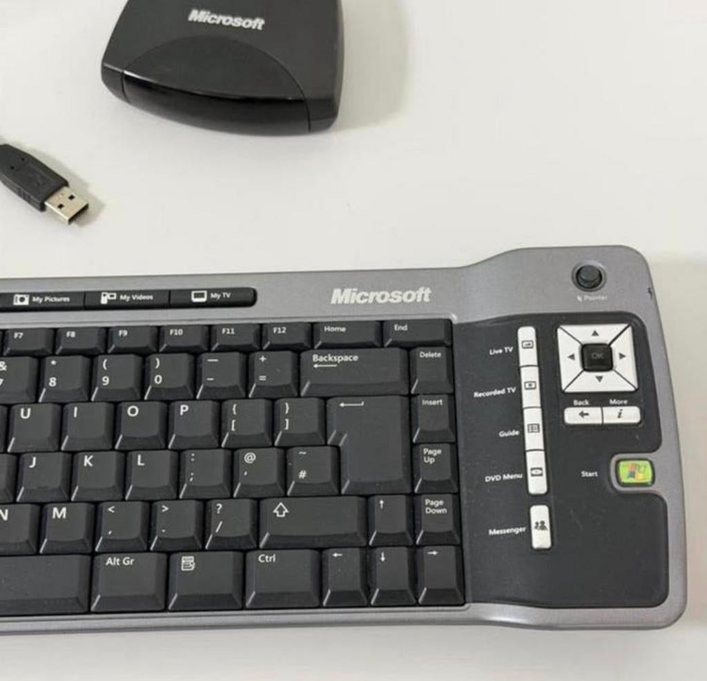 Microsoft Remote Keyboard Media center draadloos toetsenbord, Ophalen of Verzenden, Zo goed als nieuw, Draadloos, H