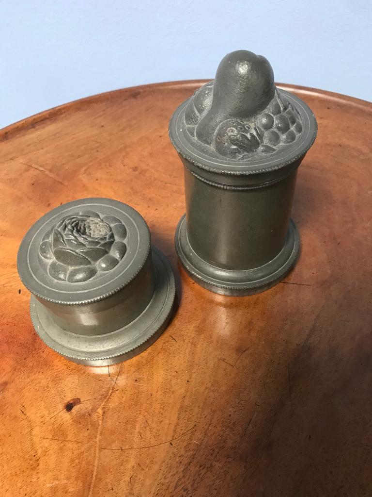 Twee tinnen jelly mallen pudding vorm. 19e eeuw., Ophalen of Verzenden