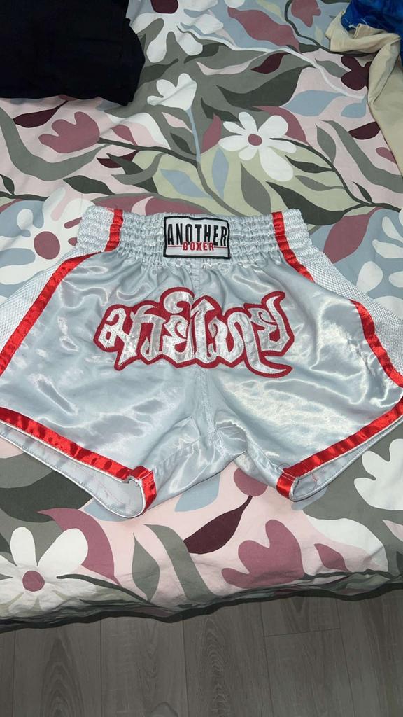 Kickboks turkije shirt en broek, Ophalen of Verzenden, Zo goed als nieuw, Overige
