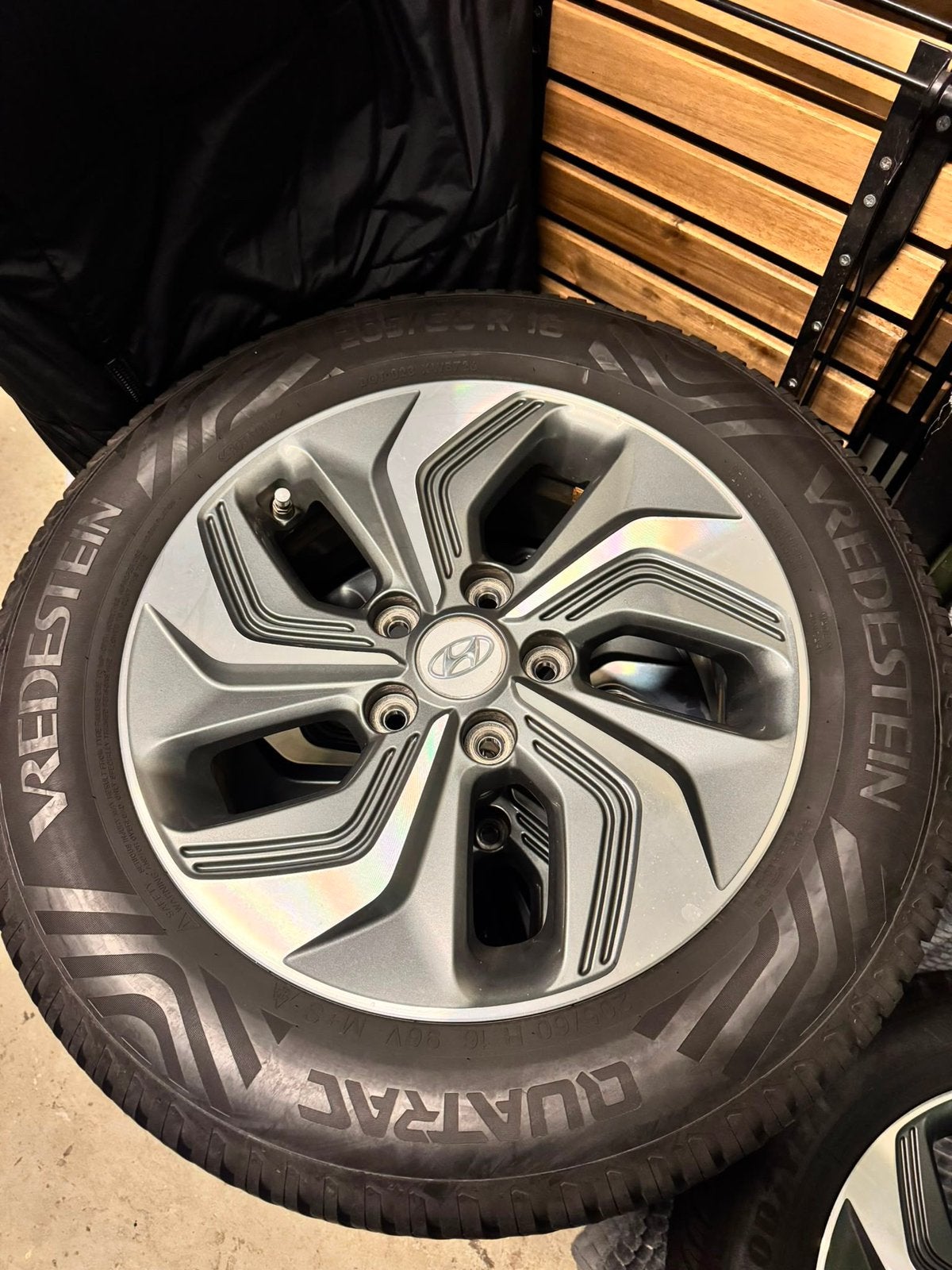 4 banden met oryginele Hyundai lichtmetalen velgen 205/60, Ophalen, Gebruikt, 16 inch, Banden en Velgen