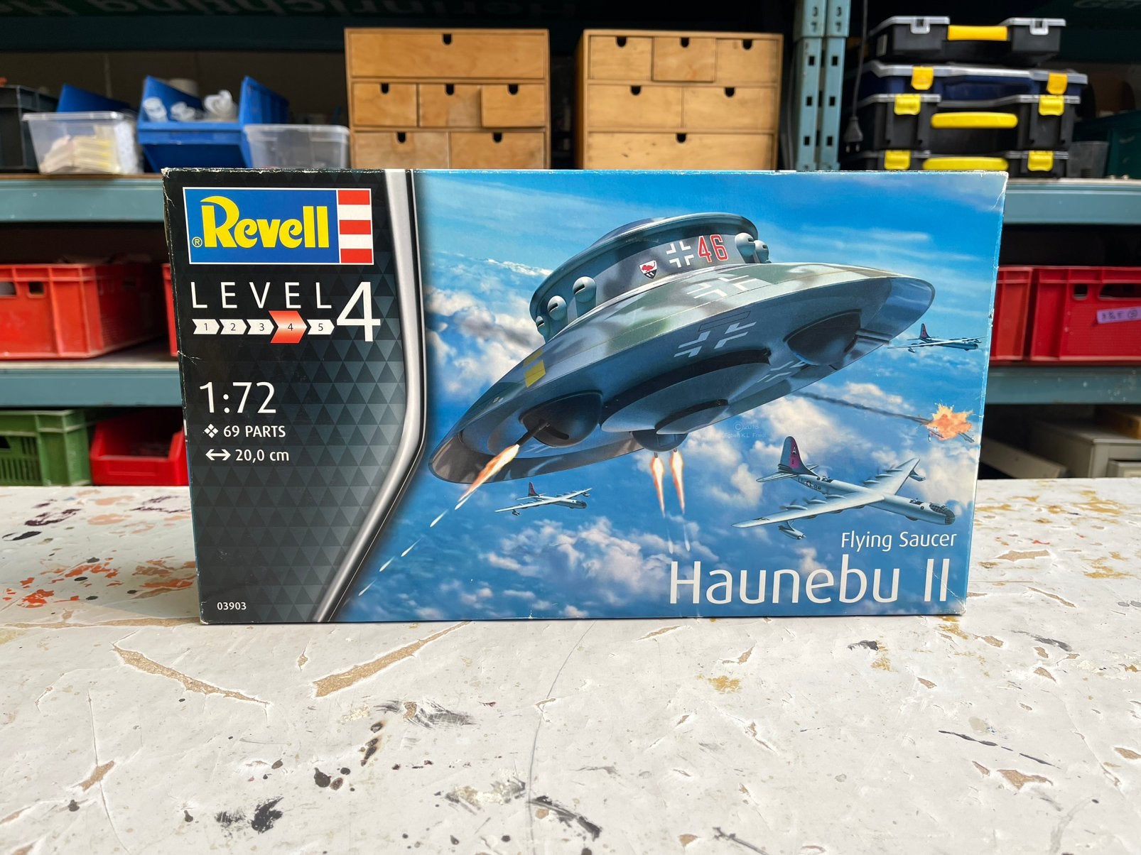 Revell 03903 Haunebu II Flying Saucer 1:72 (Zeldzaam), Ophalen of Verzenden, Nieuw, 1:72 tot 1:144, Revell