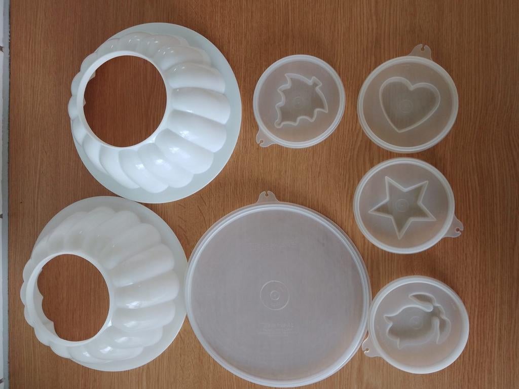 Tupperware puddingvorm en inclusief 4 dekseltjes, Ophalen of Verzenden, Gebruikt, Wit, Overige typen