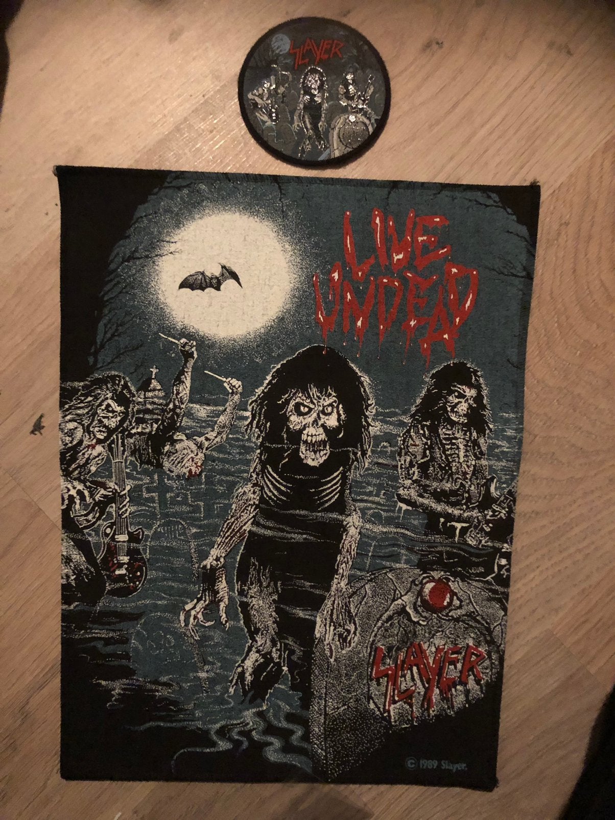 Slayer live  undead back  patch  1989 & round front patch, Verzamelen, Ophalen, Nieuw, Gebruiksvoorwerp