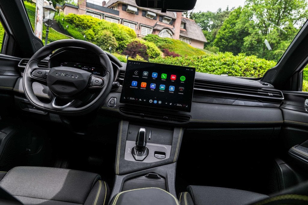 Lynk & Co 01 Plug-in Hybrid 1.5 Core Black Edition | GRATIS, 12 maanden, 4 cilinders, Automatische klimaatregeling, Alcantara