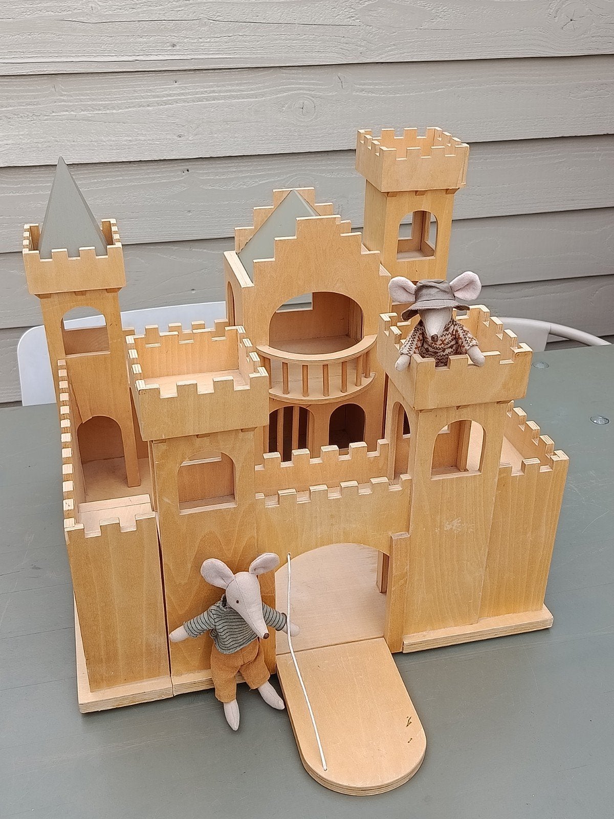 Houten speelgoed | Kasteel poppenhuis ridders montessori, Ophalen, Gebruikt, Poppenhuis