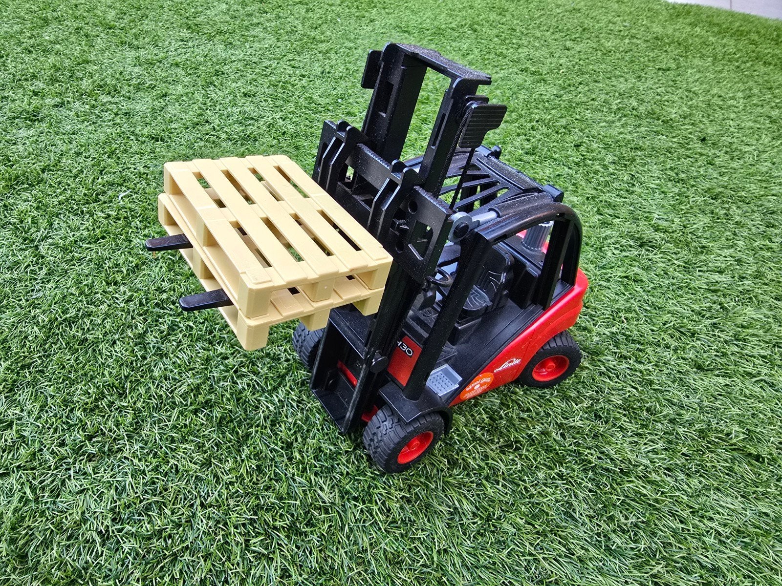 Bruder Linde H30D vorkheftruck speelgoedmodel met pallet, Ophalen, Gebruikt