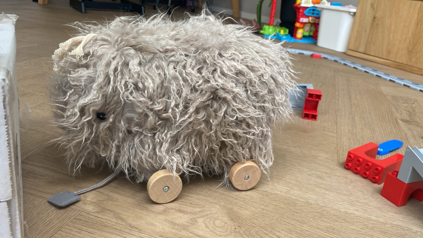 NEO Mammoet Trekdier - Kids Concept, Ophalen of Verzenden, Zo goed als nieuw, Overige typen, Met wieltjes