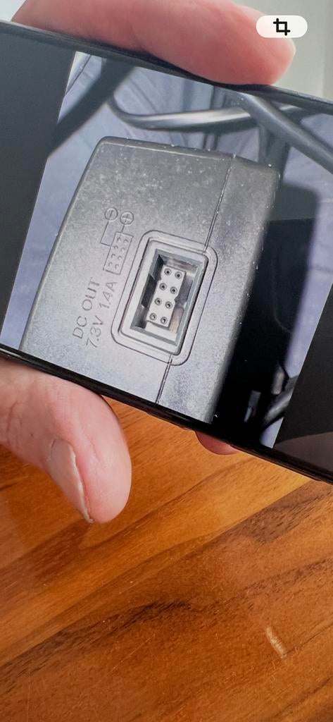 Gezocht: Lader/adapter voor Sharp (7.3V 1.4A, 8-pins), Ophalen of Verzenden, Gebruikt