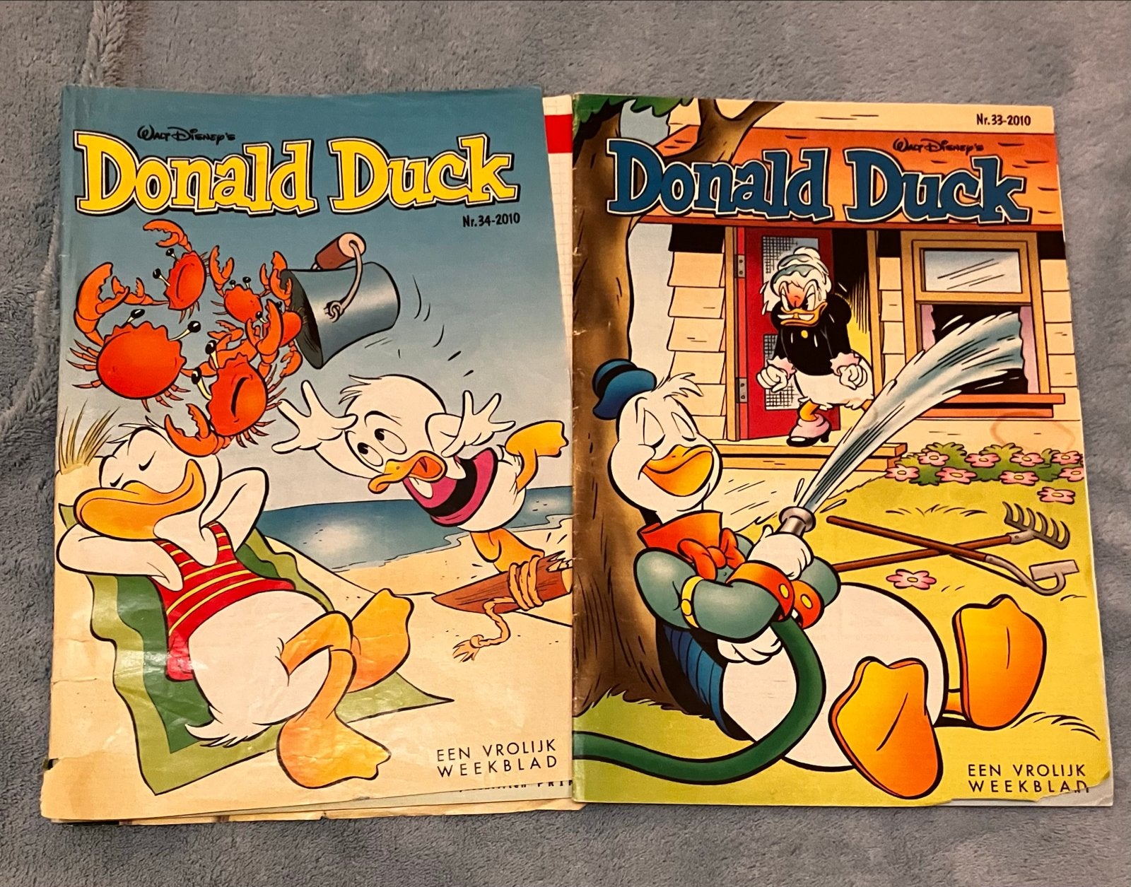 Donald Duck Weekblad - Nrs. 33 & 34 uit 2010, Meerdere stripboeken, Ophalen of Verzenden, Zo goed als nieuw