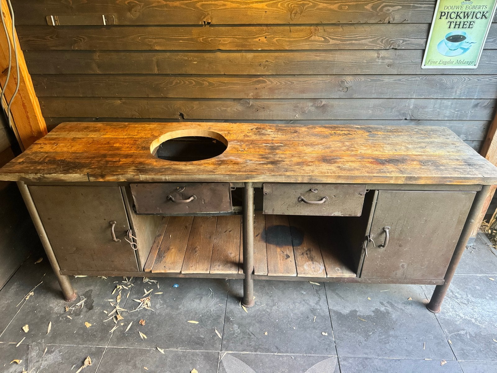 Industriële barbecue meubel voor Green Egg of ander model, Ophalen, Gebruikt, Vrijstaand