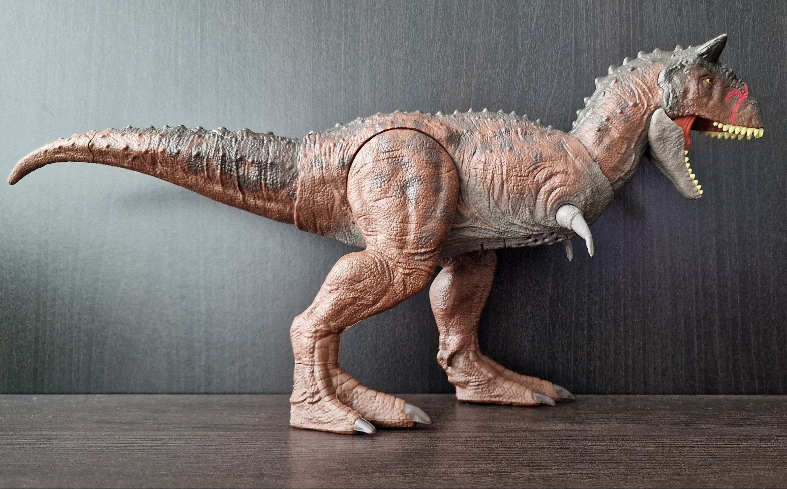 Jurassic World Control 'N Conquer Dino Carnotaurus Toro, Ophalen, Gebruikt