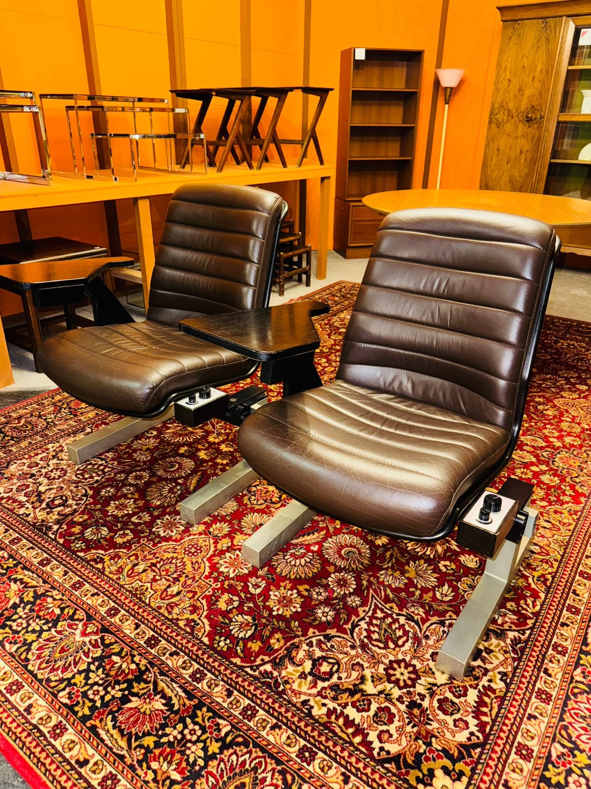 Originele NAVO stoelen vertaalstoelen uit 1971, Ophalen