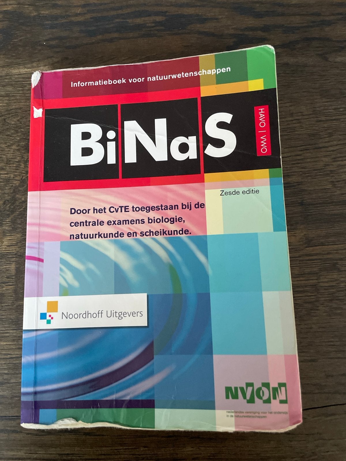 BiNaS zesde editie - Informatieboek natuurwetenschappen, Boeken, Ophalen of Verzenden, Beta, Gelezen