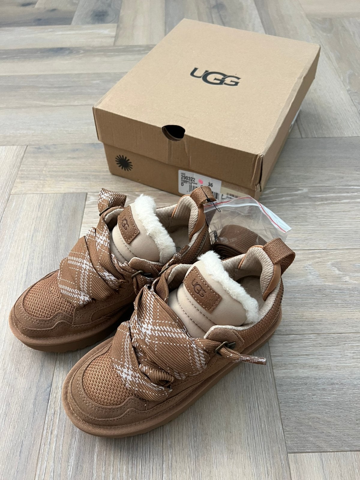 Nieuws UGGS sneakers cognac maat 36, Bruin, Nieuw, Ophalen of Verzenden, Sneakers of Gympen