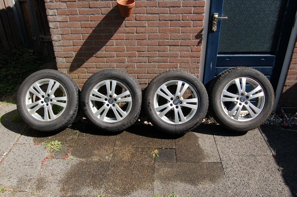Pirelli winterbanden op velg, Ophalen, 16 inch, Winterbanden, Band(en)
