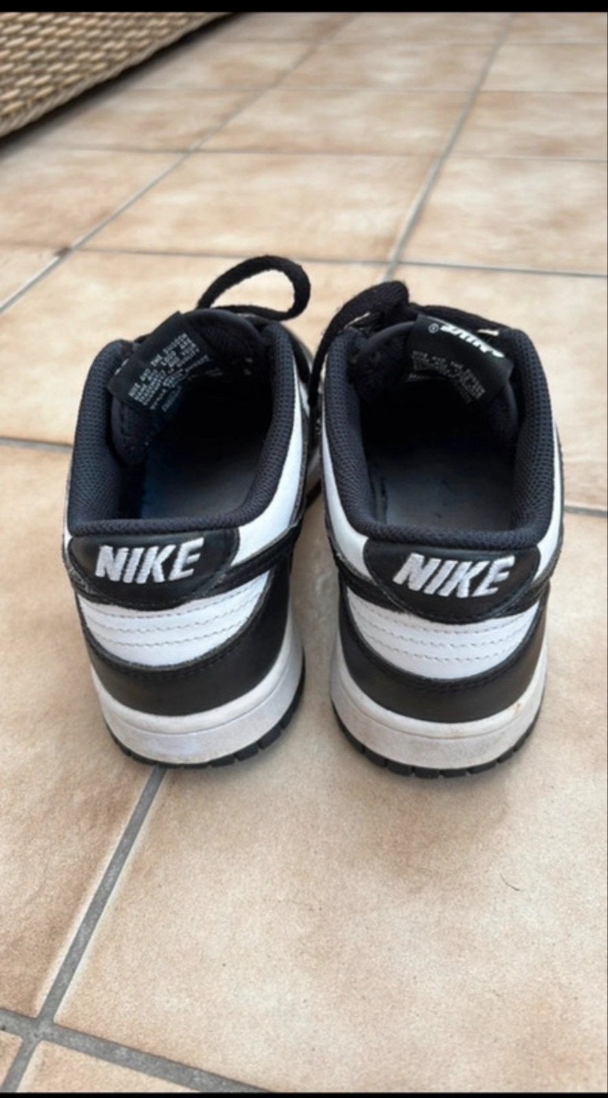 Nike Dunk Low Zwart Wit - Maat 38, Ophalen of Verzenden, Gedragen, Zwart, Sneakers of Gympen