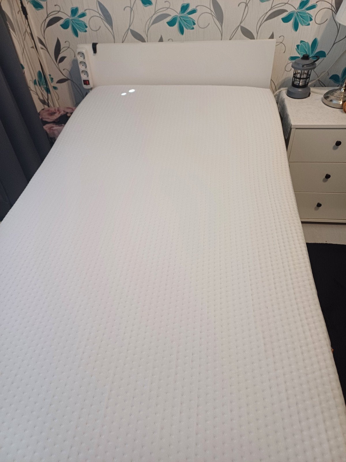 1persoonsbed met electrische lattenbodem, Ophalen of Verzenden, Zo goed als nieuw
