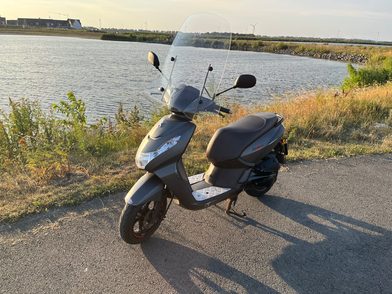 Peugeot Kisbee RS 2017 - Fijne scooter met geel kenteken, Fietsen en Brommers, Ophalen, Gebruikt, Overige modellen, Maximaal 45 km/u