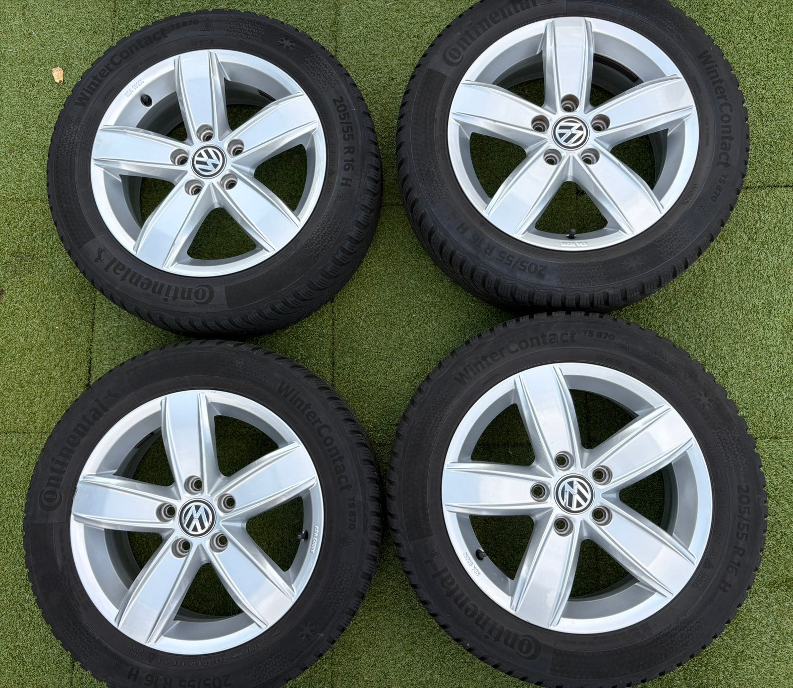 Volkswagen 16 inch lichtmetaal winterbanden Continental, Auto-onderdelen, Banden en Velgen, Ophalen, 16 inch, Banden en Velgen